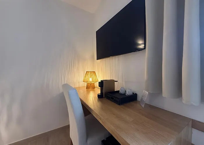 米斯特拉尔酒店